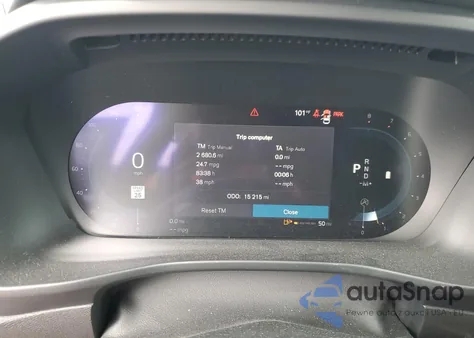 2023 Volvo Xc40 Plus z USA, uszkodzony, nr VIN YV4L12UE5P2962611